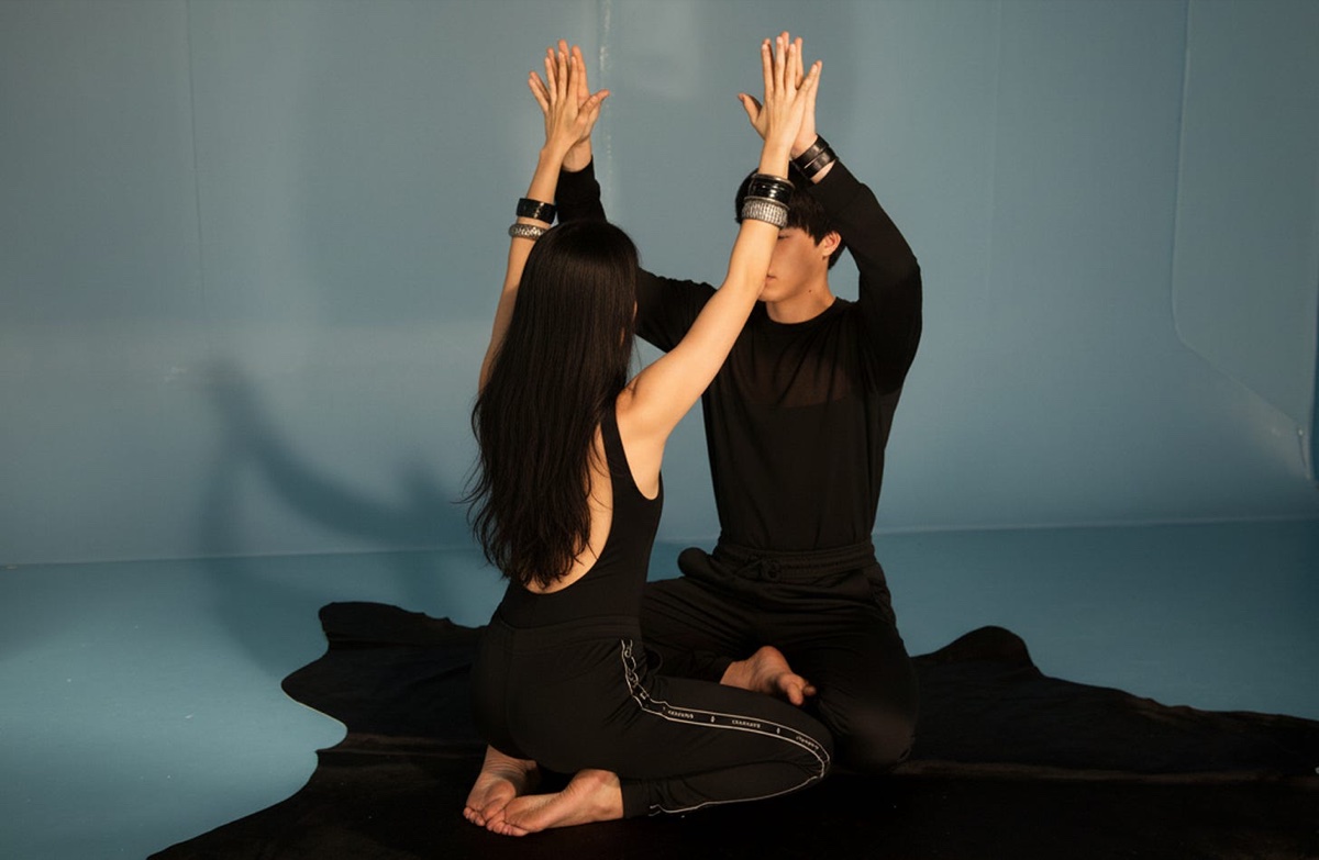 Group spiritual ceremony at yoga retreat for laya yoga practice